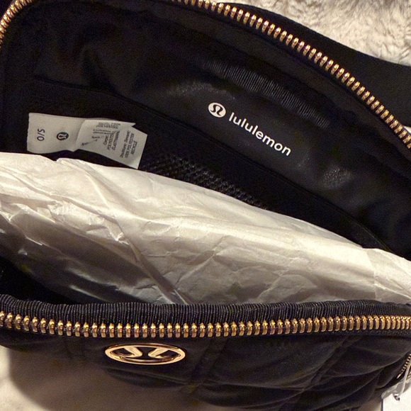 Lululemon Black Quilted Velour Everyday Belt Bag - Picture 7 of 7